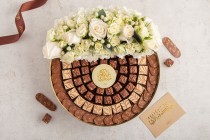 Eid gold tray with fresh flower-E2