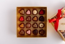 LOVE CHOCOLATES BOX - 3