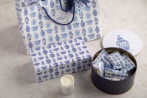 Chinoiserie gift set with candle