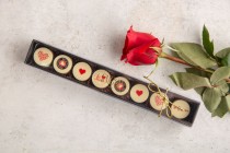 Assorted love chocolate black box with flower-2pieces