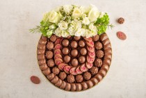 Gold chocolate tray with flower