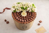Eid gold tray with fresh flower-E3