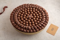 Assorted chocolate-gold round tray