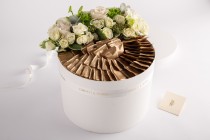 OFFWHITE GOLD CHOCOLATE GIFT BOX WITH FLOWER
