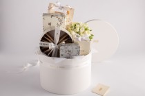 WHITE PACKAGE WITH FLOWERS - LARGE 2